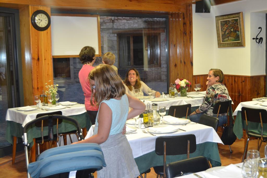 Hostal La Muntanya Castellar De N'Hug Esterno foto