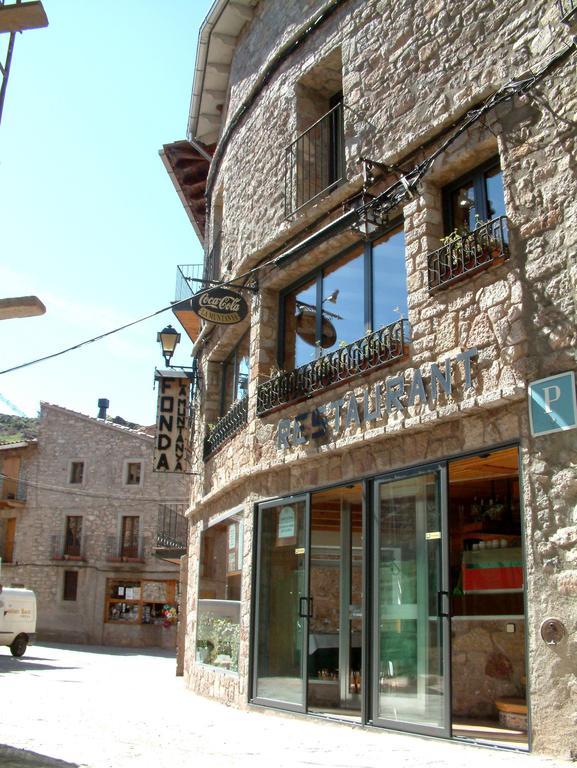 Hostal La Muntanya Castellar De N'Hug Esterno foto