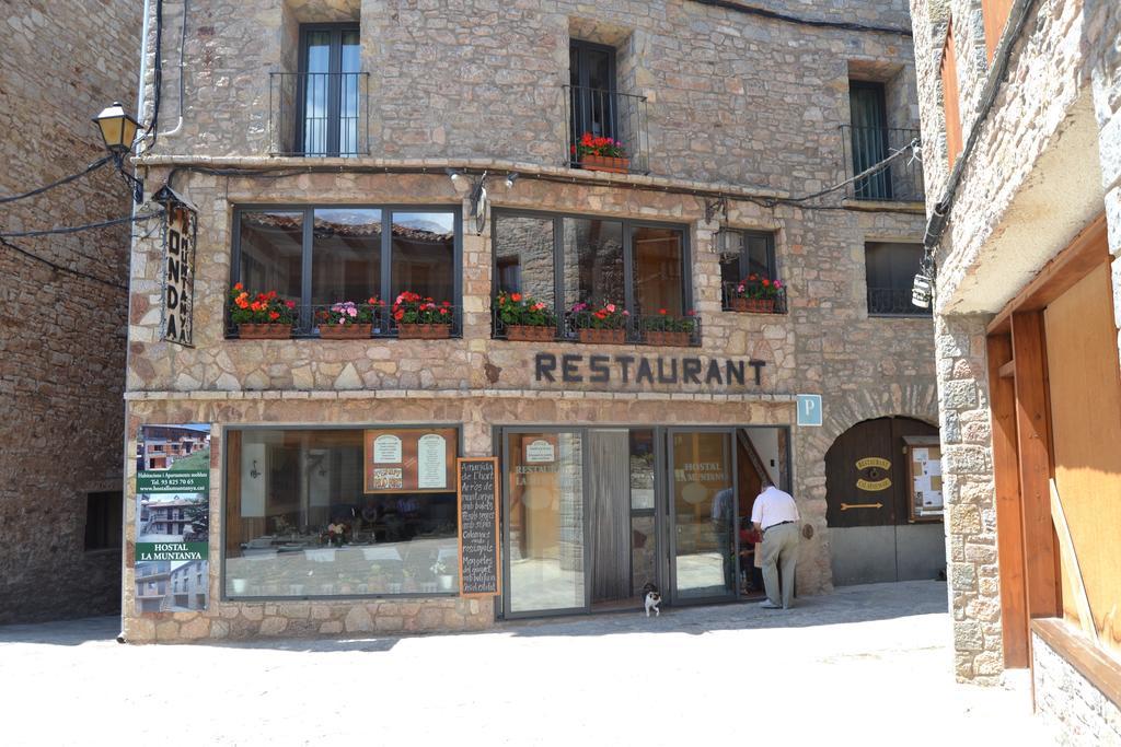 Hostal La Muntanya Castellar De N'Hug Esterno foto