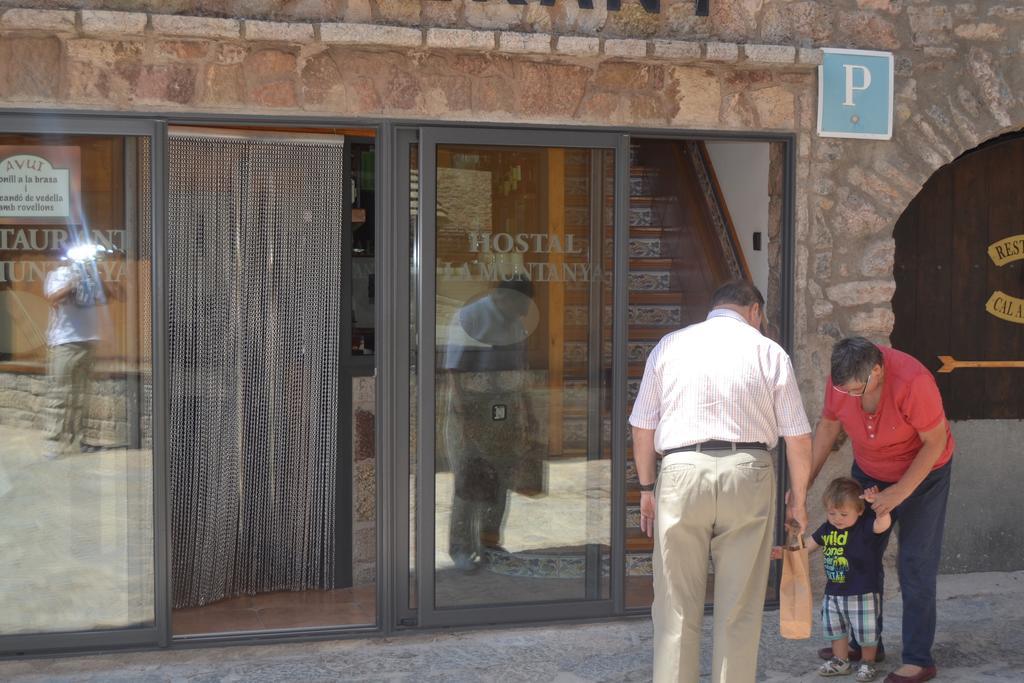 Hostal La Muntanya Castellar De N'Hug Esterno foto